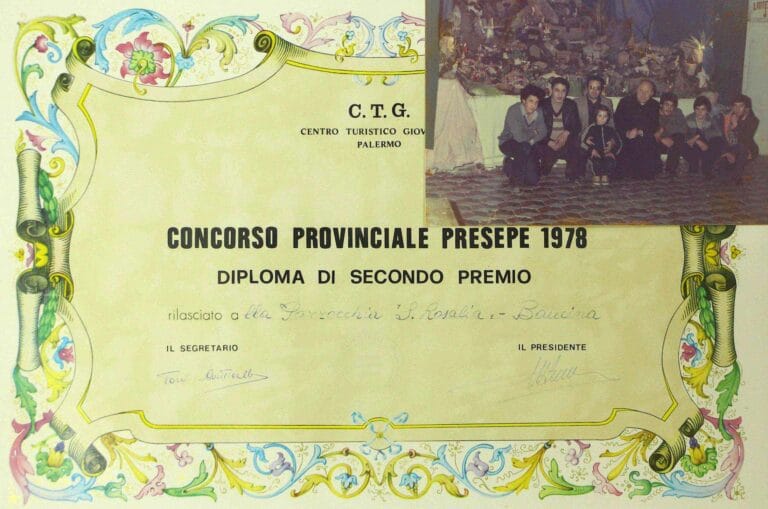 3) Concorso 1978, accanto alcuni giovani del tempo che hanno collaborato alla costruzione del presepe.